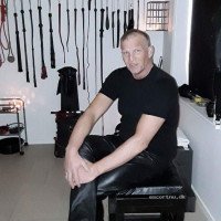 MASTER X TRÆFFES LIDT NORD FOR AALBORG EFTER AFTALE . TIL MÆND KVINDER OG PAR.