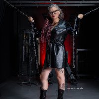 LØRDAG D 24/10 ⚜️ LADY PERSEFONE – TØR DU TRÆDE IND I MIN VERDEN?
