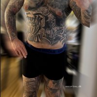 Erfaren kinky master 😈😈 opfylder alle kinks med Mænd Kvinder Par. Alle er velkommen nybegynder eller erfarne