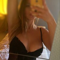 Dejlige smuk i SKANDERBORG -15min fra HORSENS sød kæreste privat/diskret Rigtige billede✅