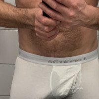 Jeg søger ganske enkelt en kvinde, der elsker at give blowjobs! 😁